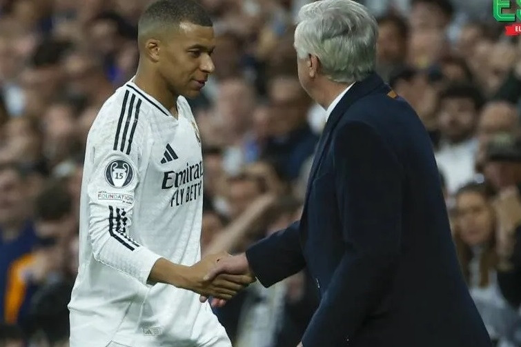 Real Madrid sa sút đáng ngờ, Ancelotti nói thật về Mbappe