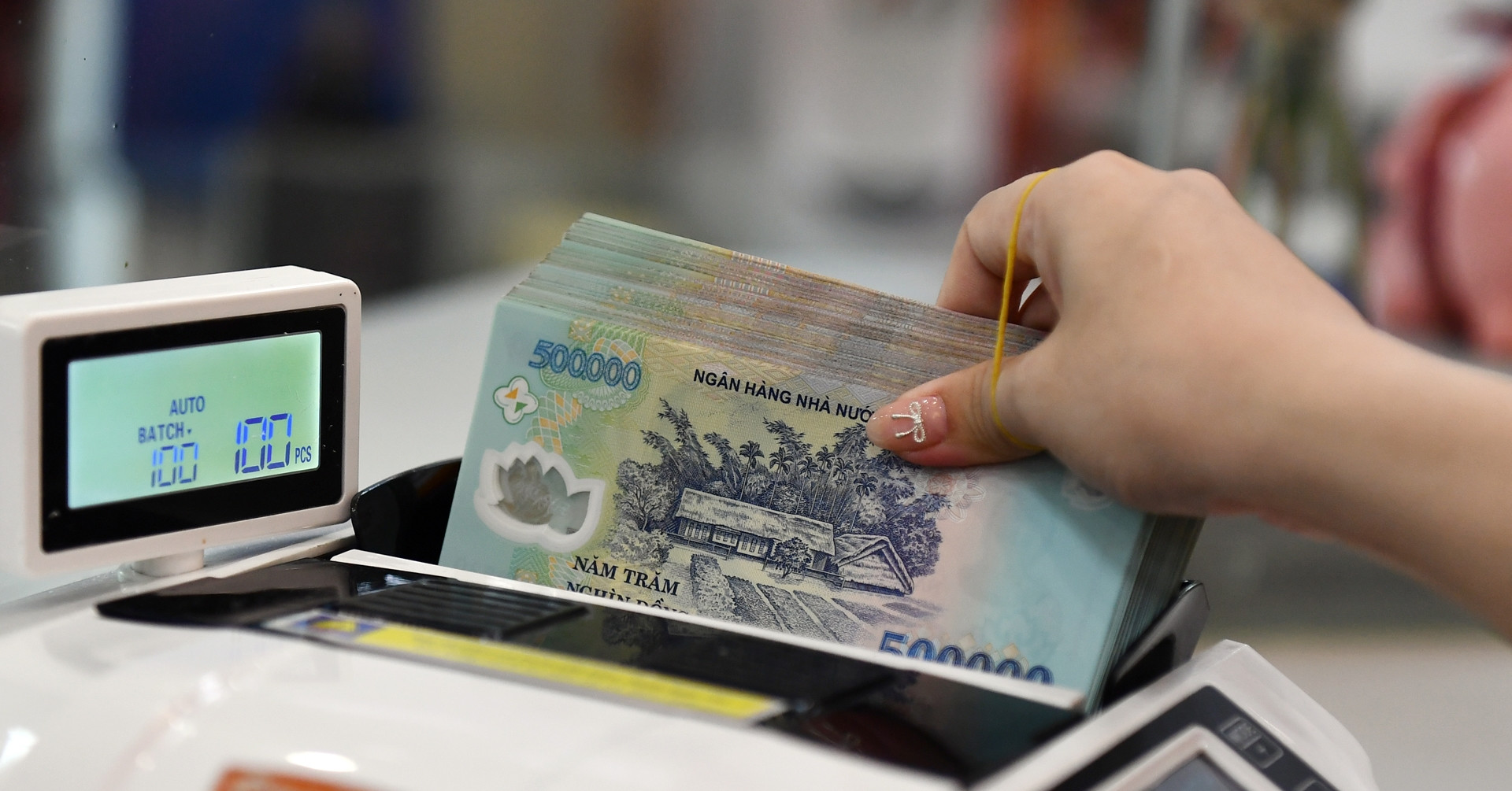 Lãi suất ngân hàng hôm nay 1/4/2025: Nhà băng đầu tiên thay lãi suất tháng 4