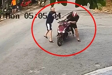 Bản tin trưa 1/4: Tạm giữ hình sự tài xế ô tô dùng gậy bóng chày đánh người