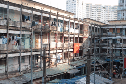 TPHCM: Cuộc sống tiến thoái lưỡng nan trong chung cư 'chờ sập'