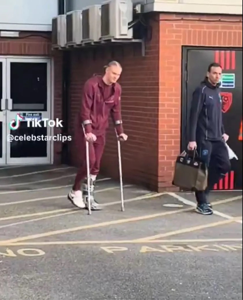 Haaland chan thuong The Sun.jpg