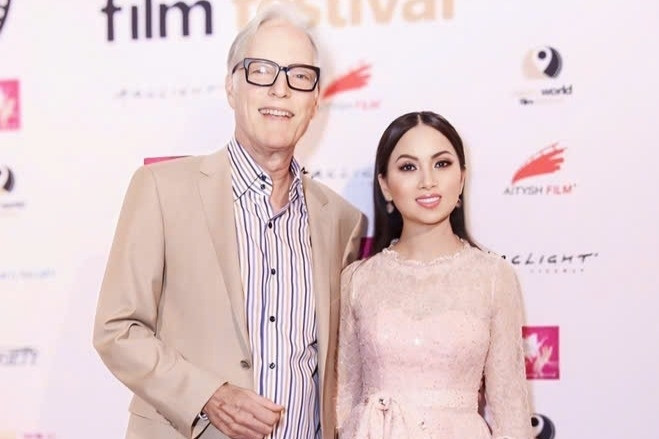 Sao &amp;apos;Tiếng chim hót trong bụi mận gai&amp;apos; âm thầm chăm sóc &amp;apos;Ca sĩ tỷ phú&amp;apos; Hà Phương