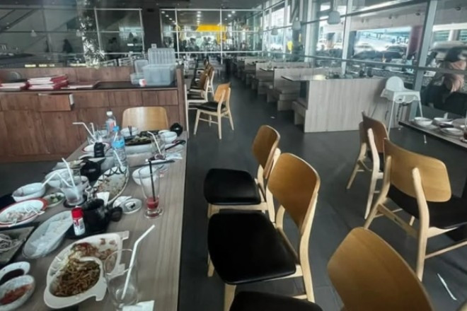 Thực khách bỏ chạy vì động đất, nhà hàng thiệt hại vì không ai quay lại trả tiền