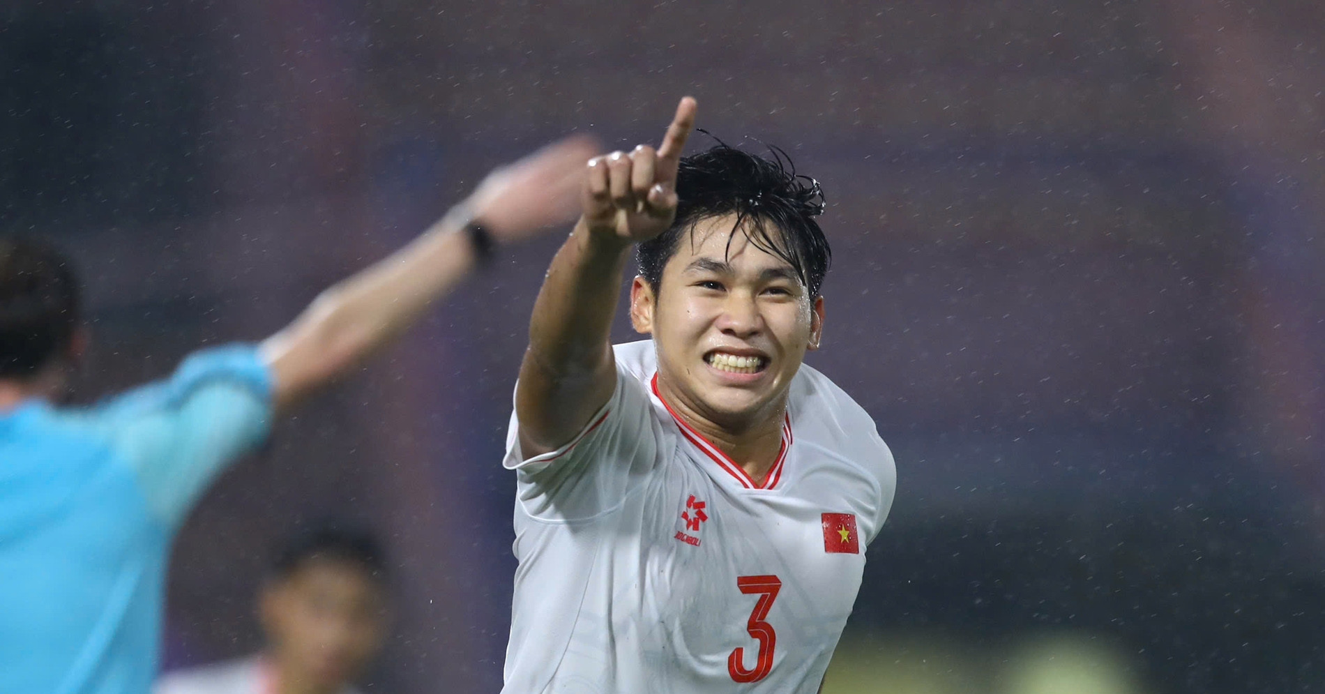 U17 Việt Nam: Chiếc vé World Cup tưởng xa mà lại... gần
