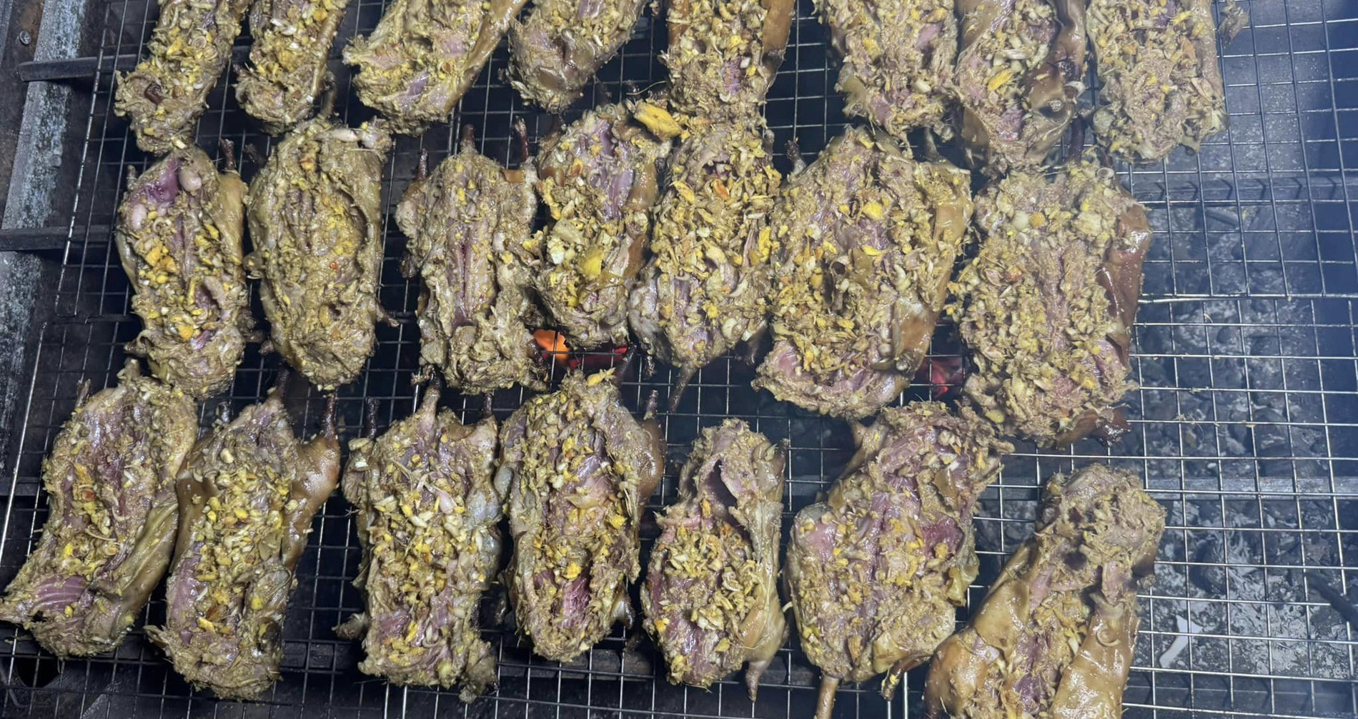 3 đặc sản kỳ lạ ở Hải Phòng, thực khách nhìn sợ, ăn lại khen ngon