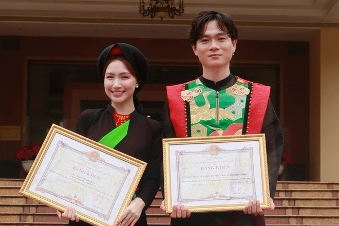 Cậu bé chăn bò mồ côi cha thành &amp;apos;ngôi sao&amp;apos; sau 1 đêm nhờ &amp;apos;Bắc Bling&amp;apos;