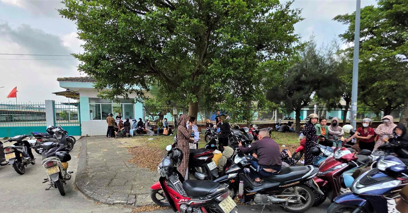 Công nhân bị nợ tiền bảo hiểm, cán bộ Quảng Nam bay vào TPHCM tìm sếp công ty