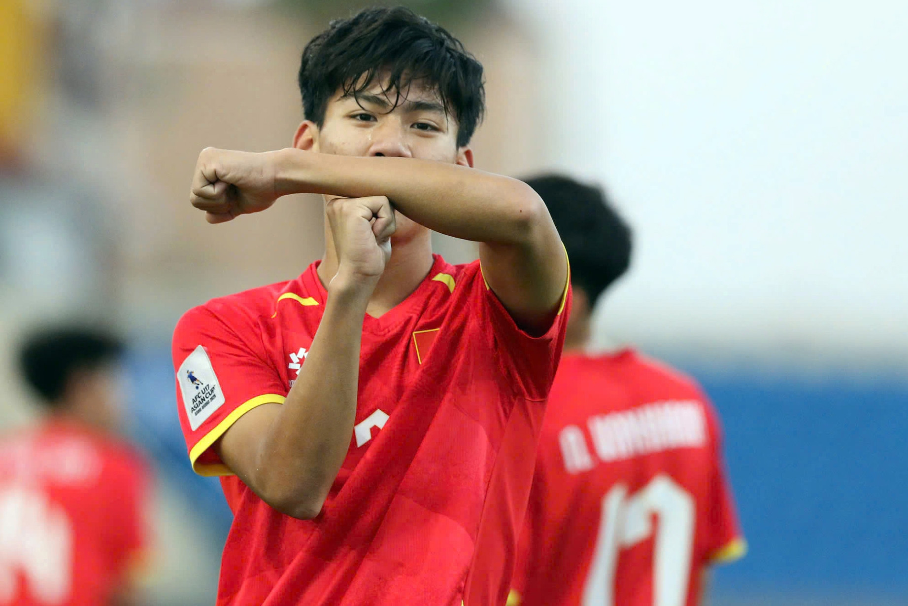 Khoảnh khắc Duy Khang sút tung lưới U17 UAE