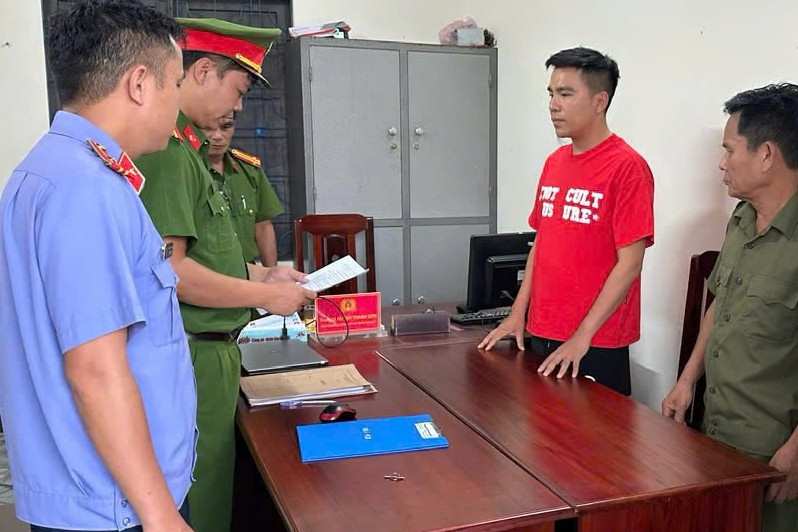 Khởi tố, bắt tạm giam TikToker Dưỡng Dướng Dường