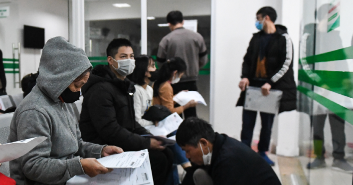 Bác sĩ nêu lý do nhiều người bị cảm cúm, hắt hơi, sổ mũi mãi không khỏi