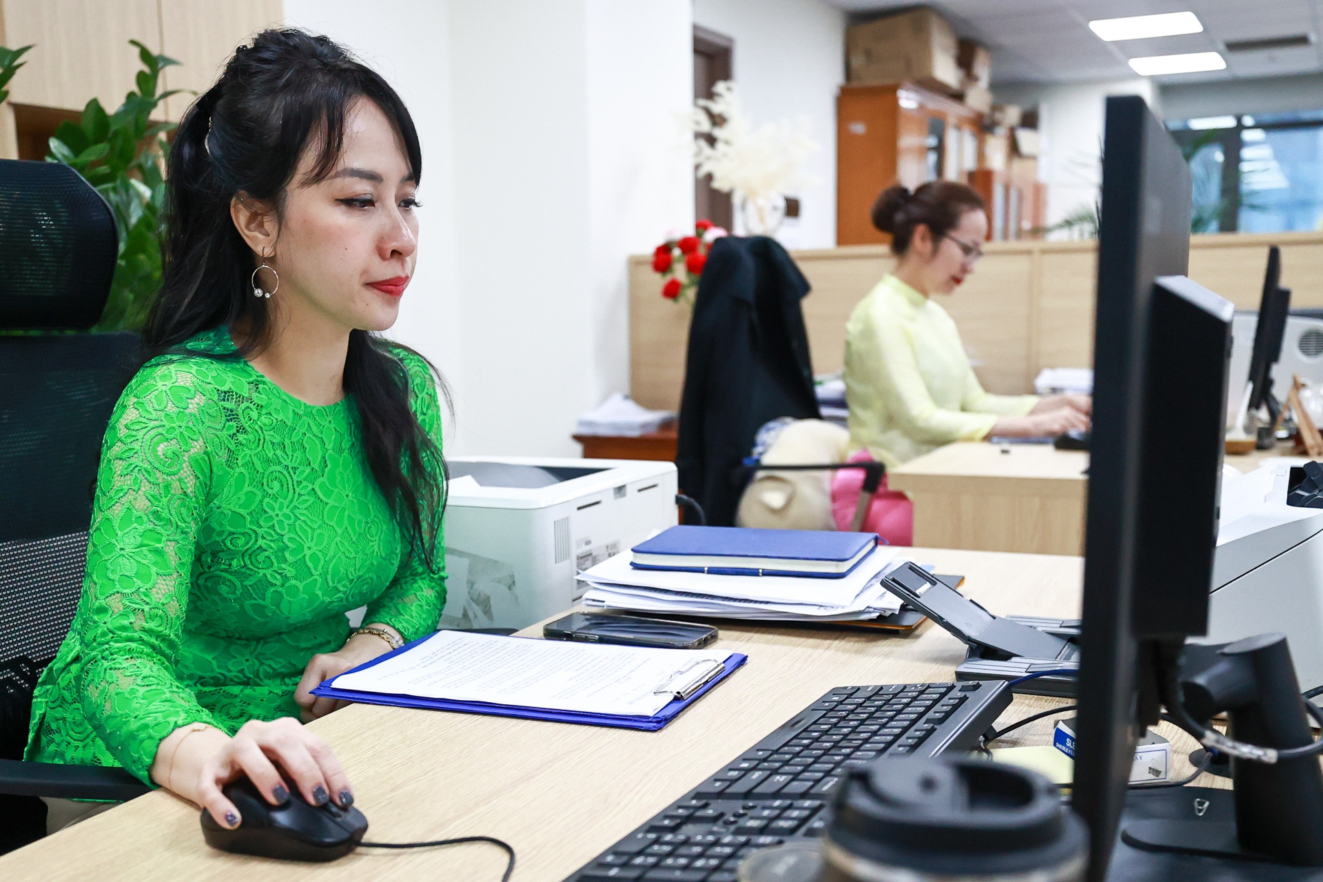 Nước nào từng thuê tổ chức độc lập để tuyển dụng công chức?