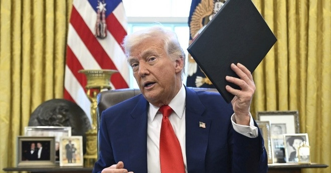 Tổng thống Trump ký sắc lệnh 'làm vòi sen ở Mỹ vĩ đại trở lại'