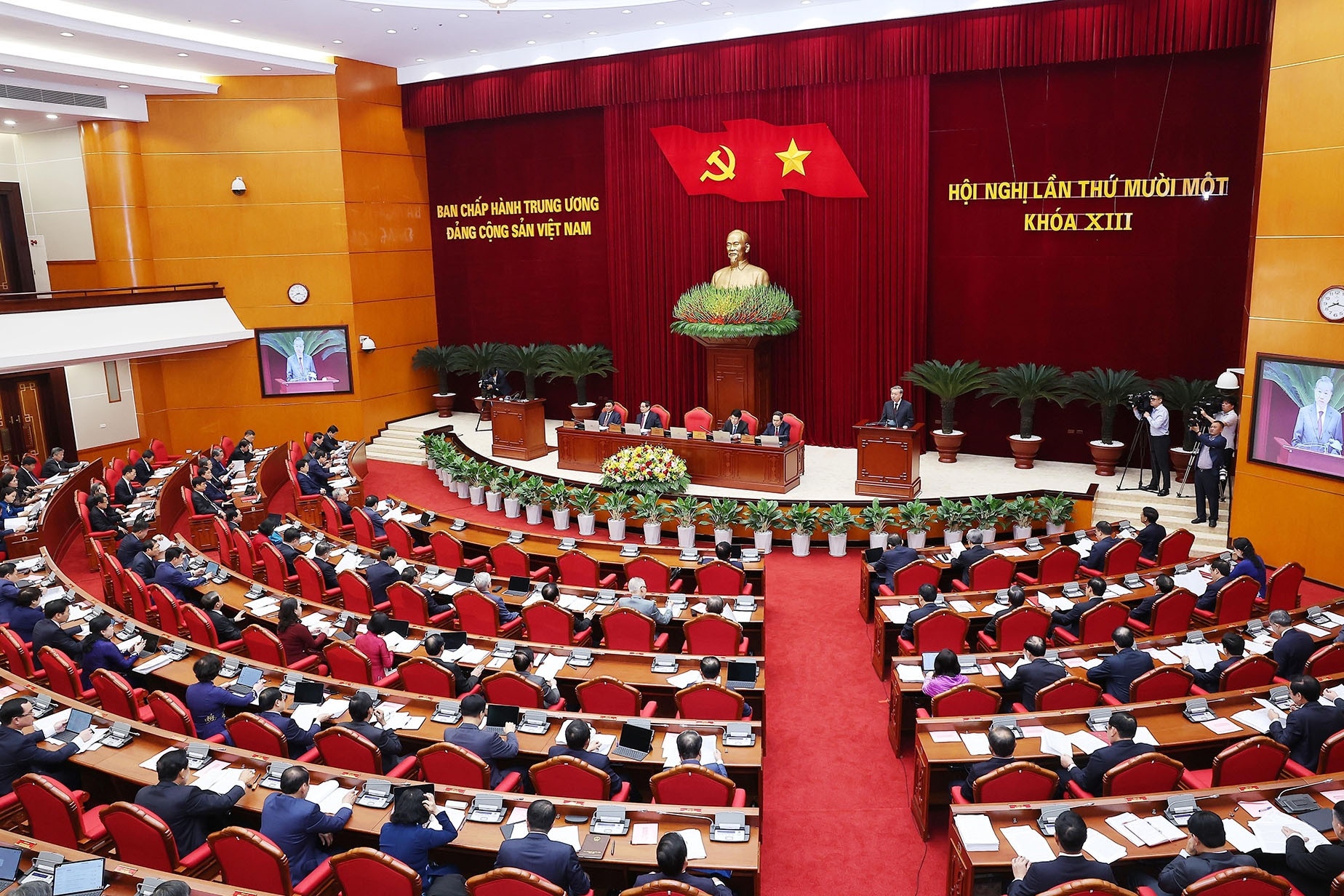 Trung ương thảo luận về chủ trương sáp nhập tỉnh, sửa Hiến pháp