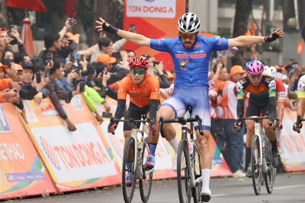 Giải xe đạp Cúp Truyền hình TP.HCM 2025: ‘VAR’ giúp Nick Kergozou chiến thắng