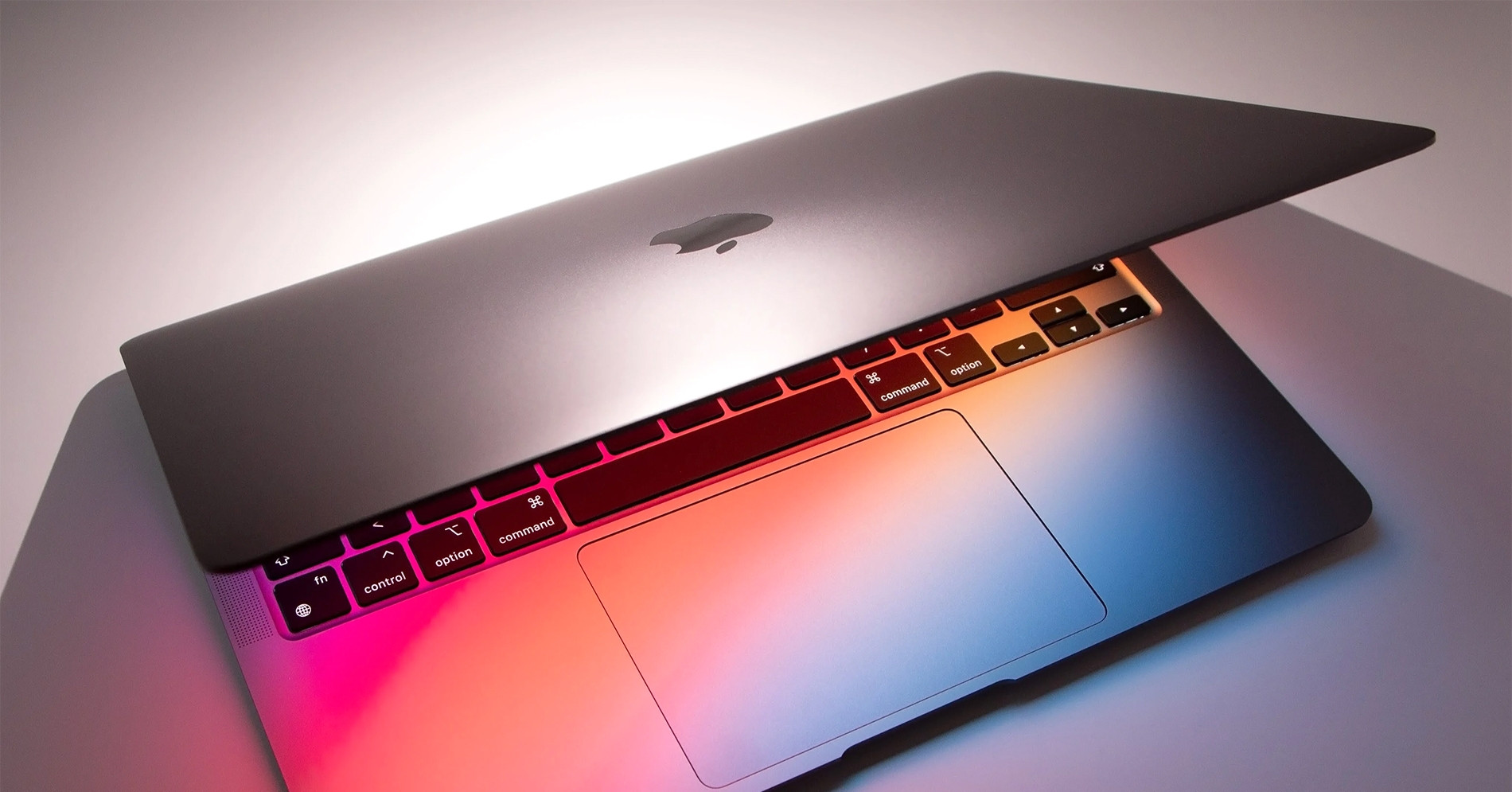 MacBook Pro năm sau mới là "cuộc đại tu thực sự" với siêu chip M6