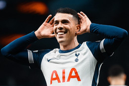 Tottenham thoát thua Frankfurt ở tứ kết lượt đi Europa League