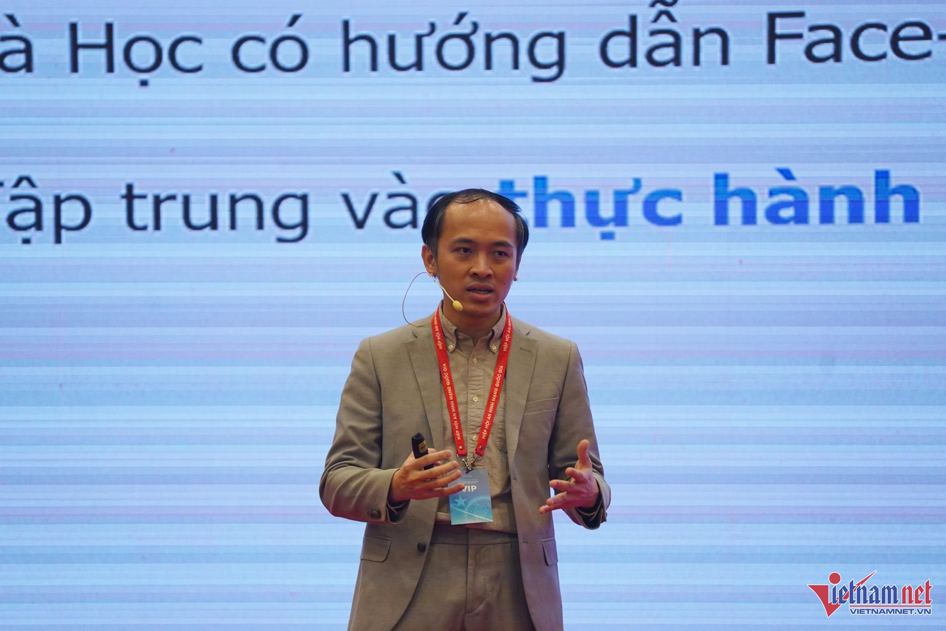 W-ong Vu Ngoc Son NCA 1.jpg