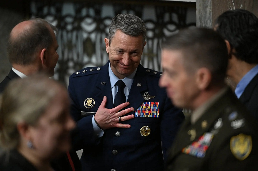 01dc caine takaways01 photo clqb superJumbo.jpg