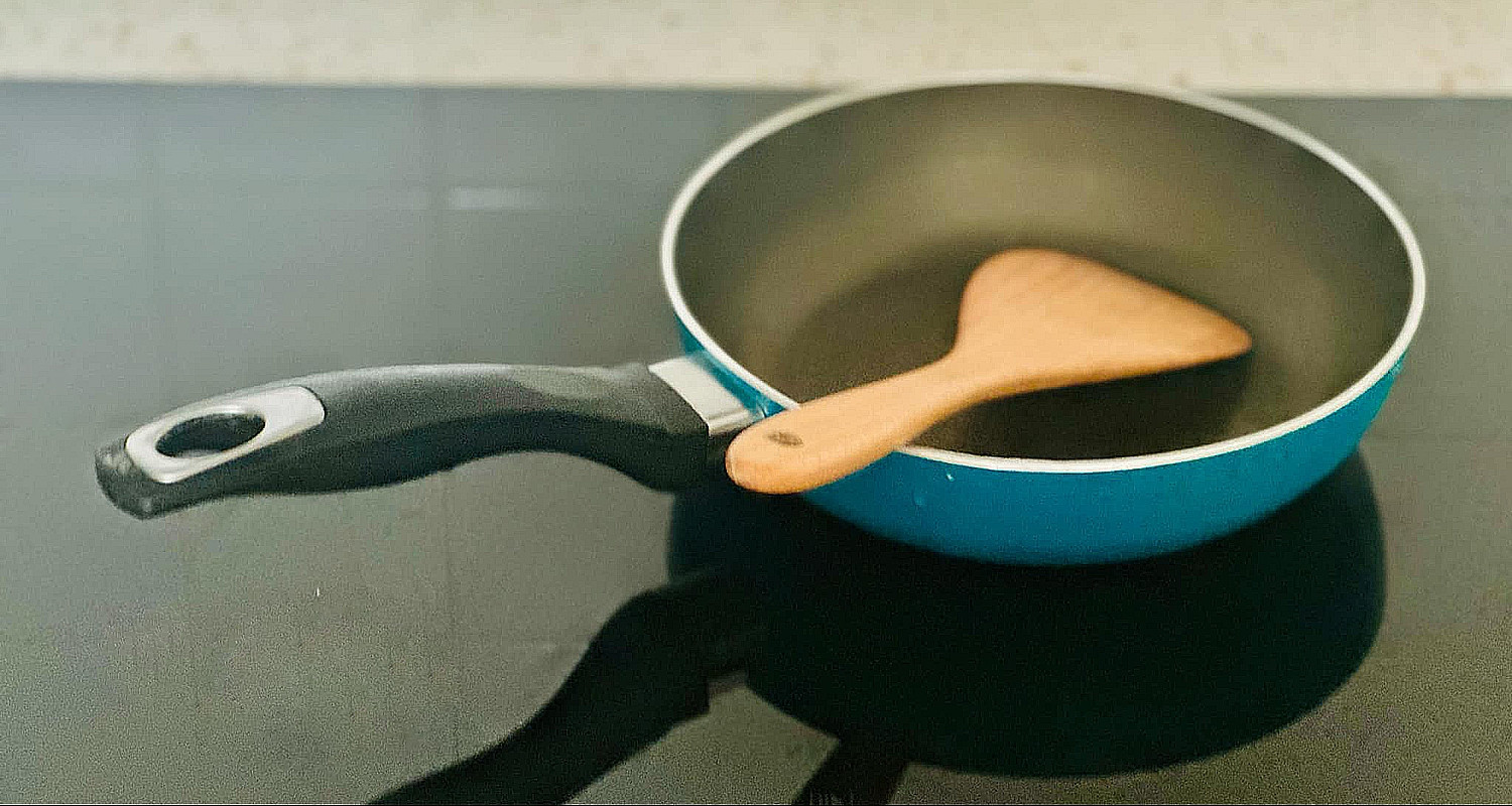 3 không khi dùng chảo chống dính