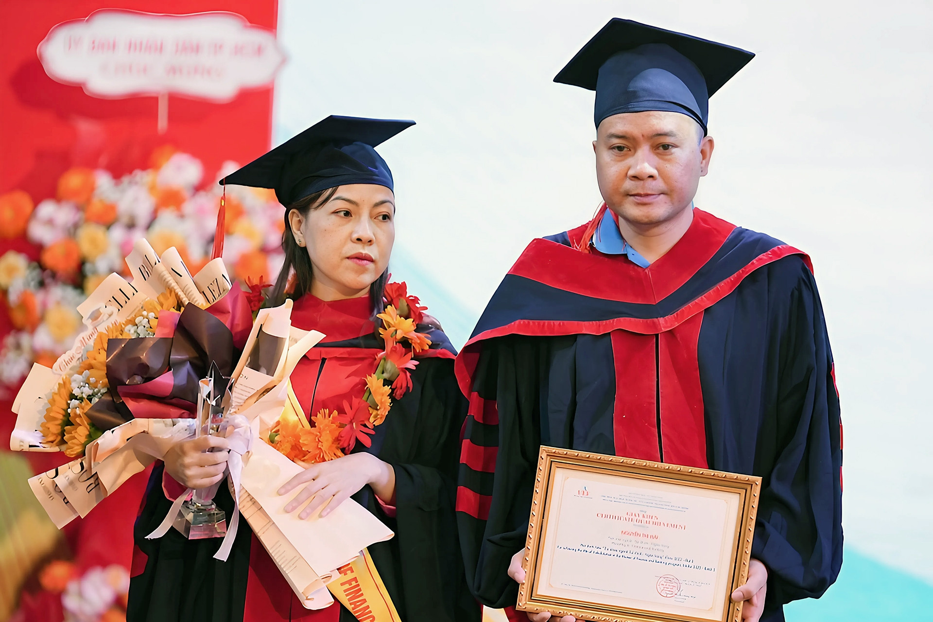 Hai vợ chồng cùng tốt nghiệp thạc sĩ, vợ là thủ khoa