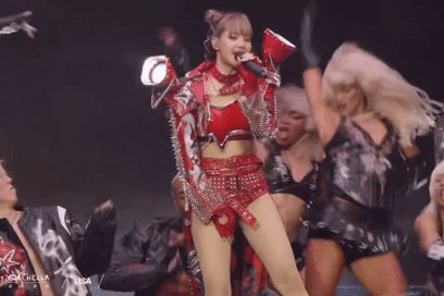 Lisa BlackPink nhảy sexy hết nấc, trang phục táo bạo chưa từng thấy