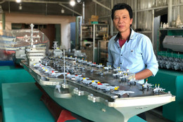 Mãn nhãn với mô hình siêu du thuyền, tàu sân bay của người đàn ông miền Tây