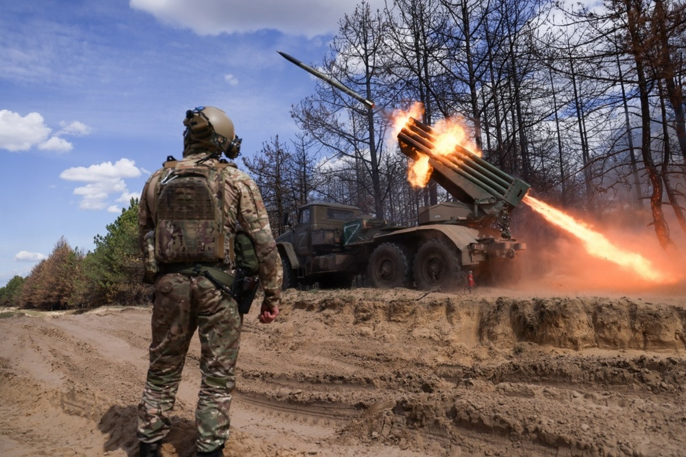 Nga đạt ưu thế ở Shevchenko gần Pokrovsk, Thứ trưởng Quốc phòng Ukraine từ chức