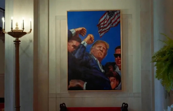 Nhà Trắng treo bức tranh tái hiện khoảnh khắc ông Trump bị ám sát hụt
