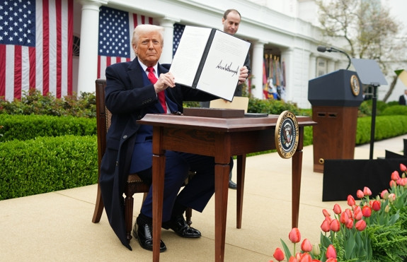 Ông Trump nói có thể loại một số nước khỏi thuế đối ứng