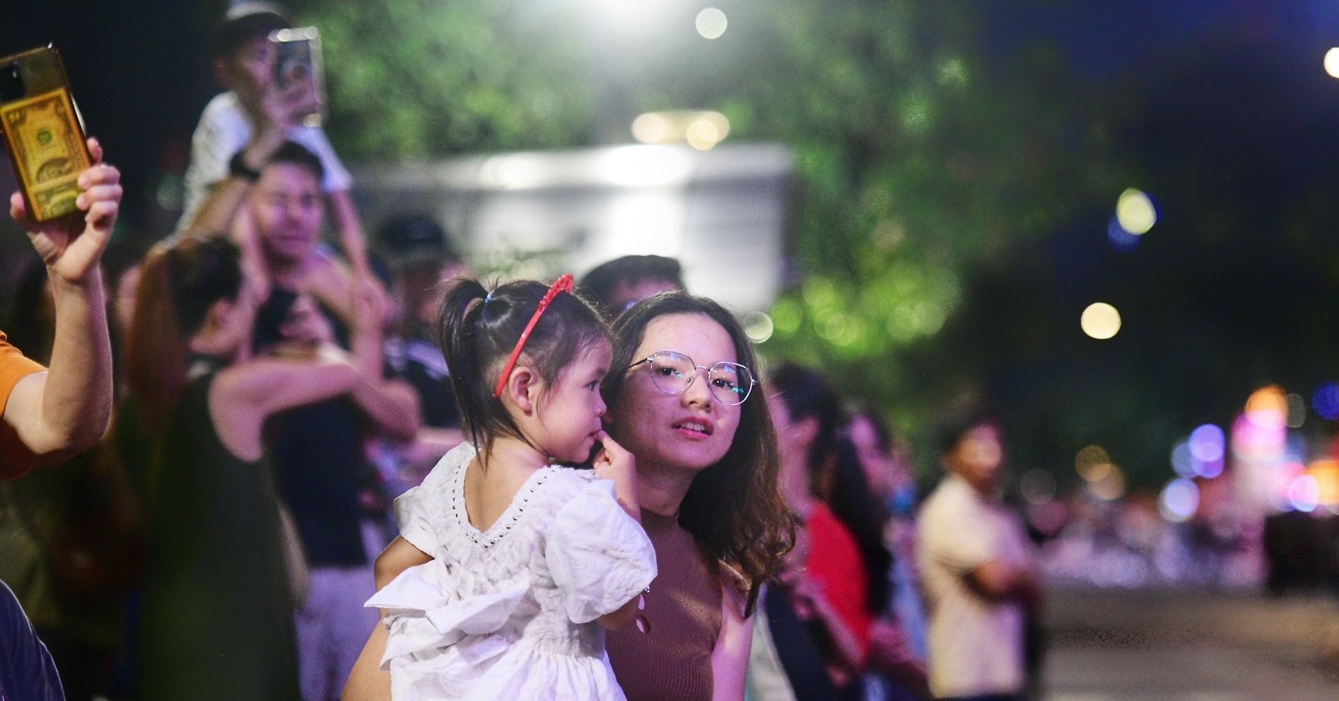 Quận nào ở TPHCM có mật độ dân số cao gấp 131 lần cả nước?