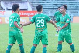 Hoàng Đức sắm vai kiến tạo, Ninh Bình tiến sát vé lên V-League