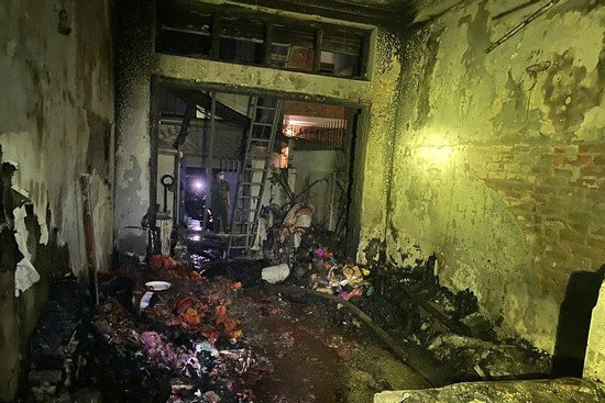 Bản tin chiều 13/4: Cháy nhà trong ngõ sâu ở Hà Nội, 2 người tử vong