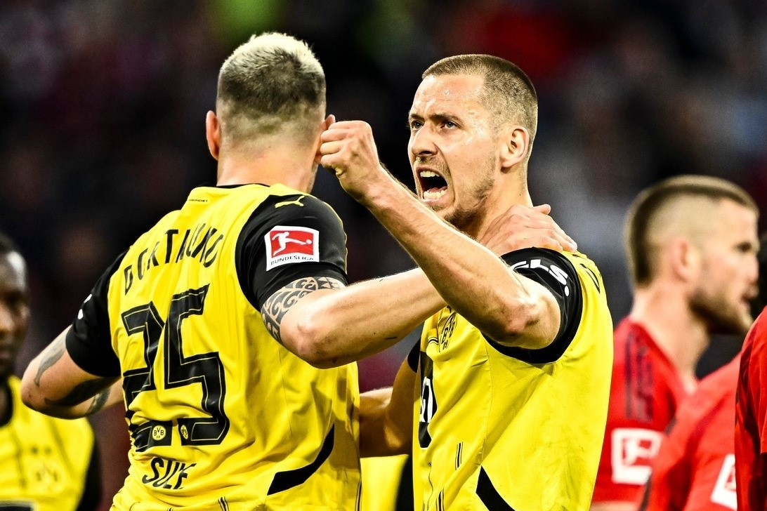 Bayern Munich bị Dortmund chia điểm kịch tính