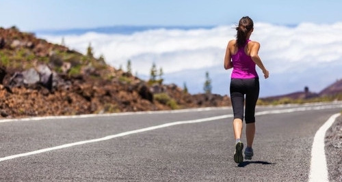 Liên tiếp các vụ đột quỵ khi marathon, đau ngực, chóng mặt vẫn chạy là "tự sát"