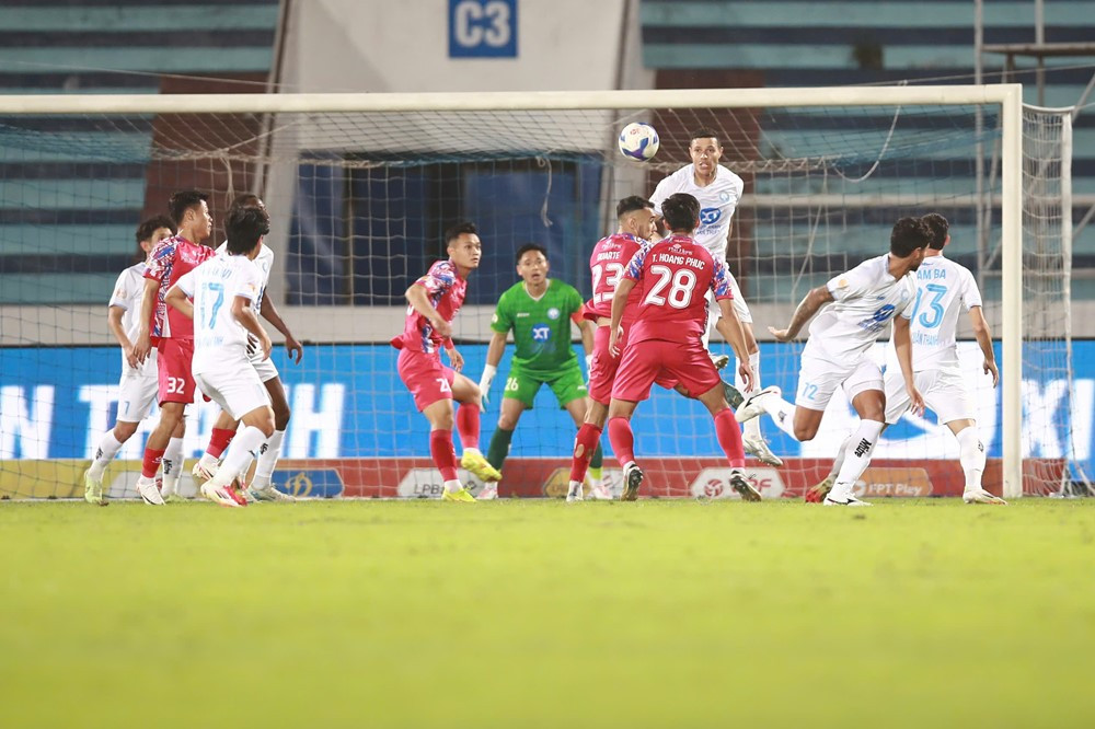 nam dinh vs tphcm 1.jpg