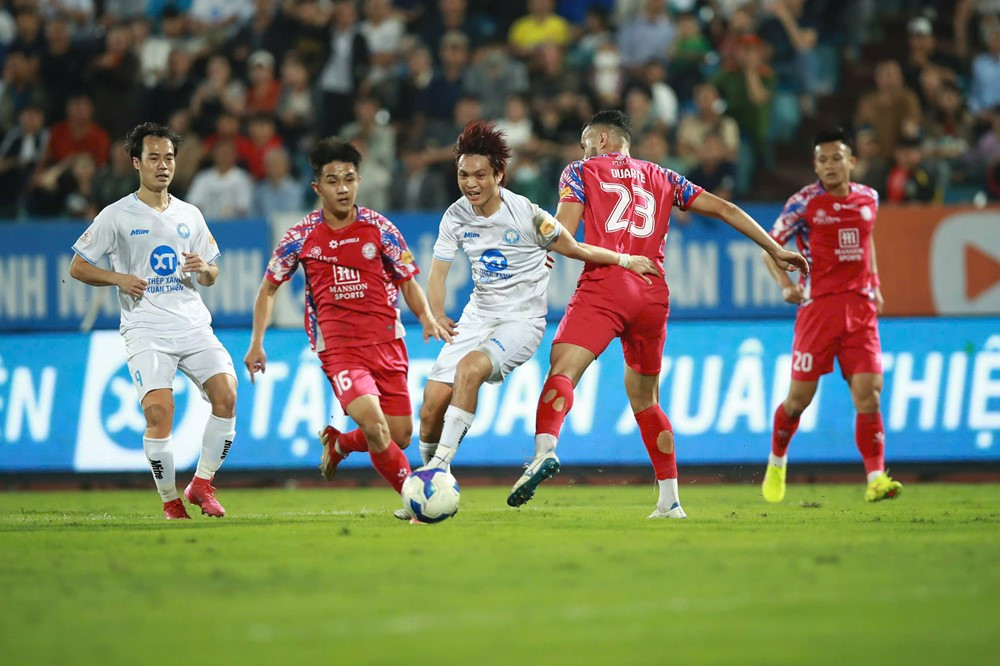 nam dinh vs tphcm 3.jpg