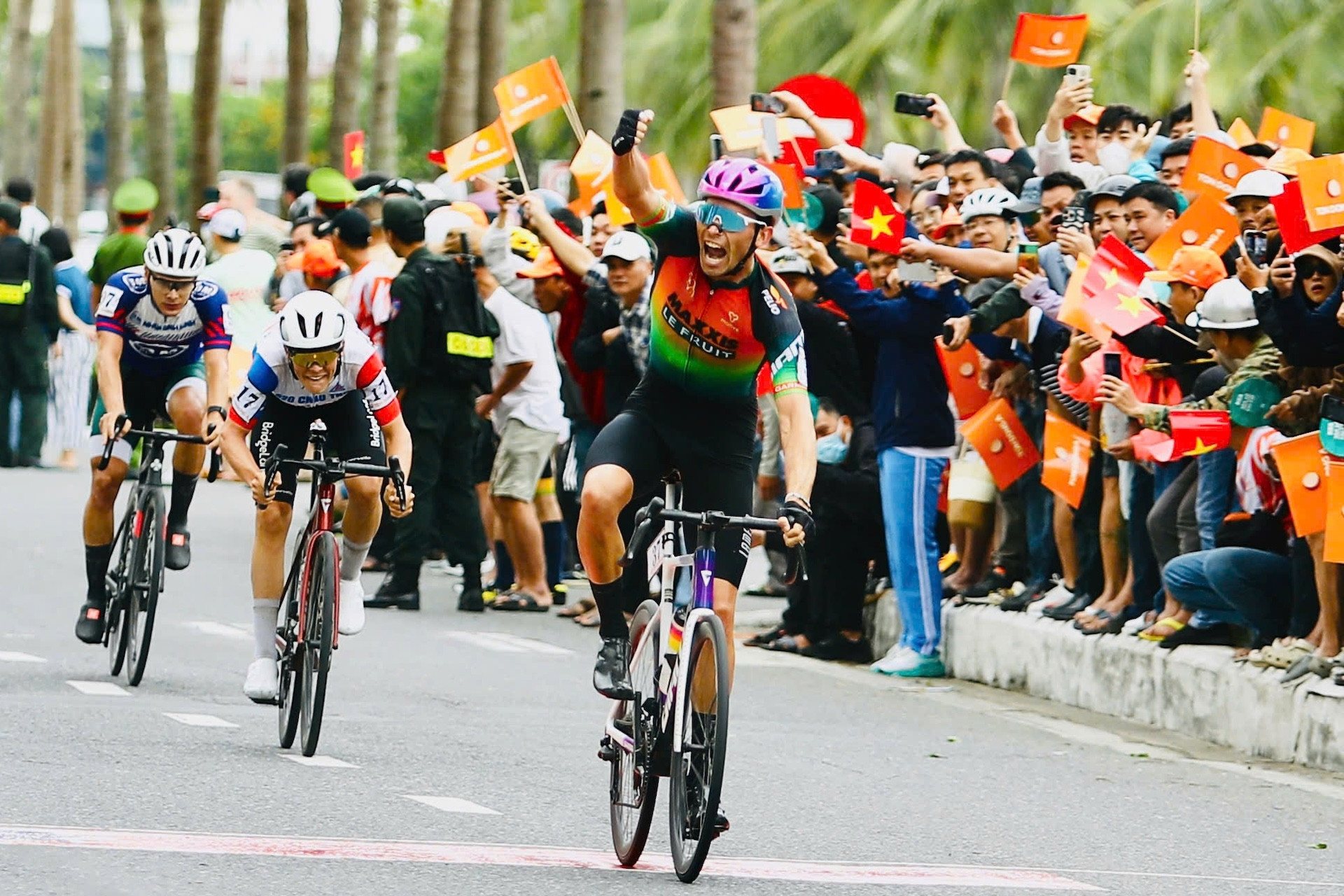 Nhiều cuộc soán ngôi kịch tính sau ‘đại chiến’ trên đèo Hải Vân