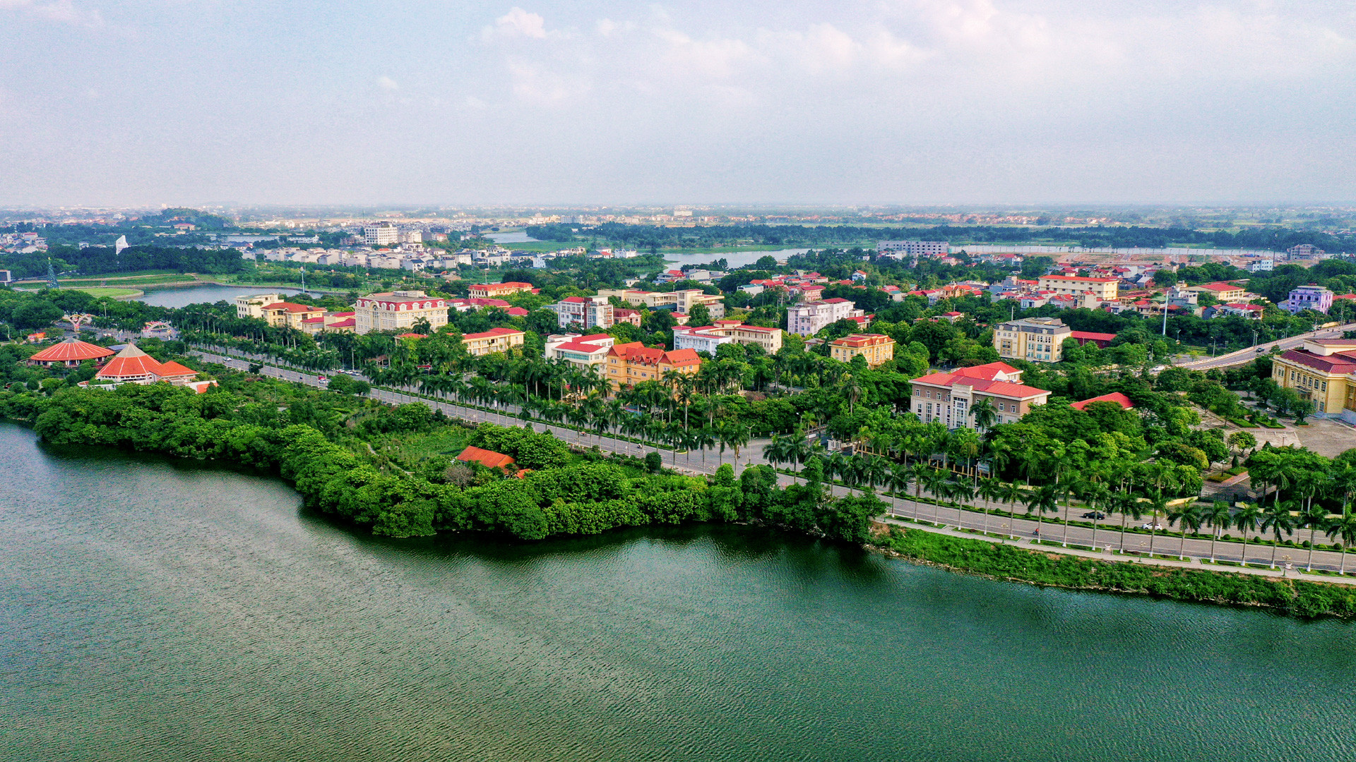Cấp huyện dừng hoạt động, khi nào phải bàn giao lại trụ sở, tài sản?