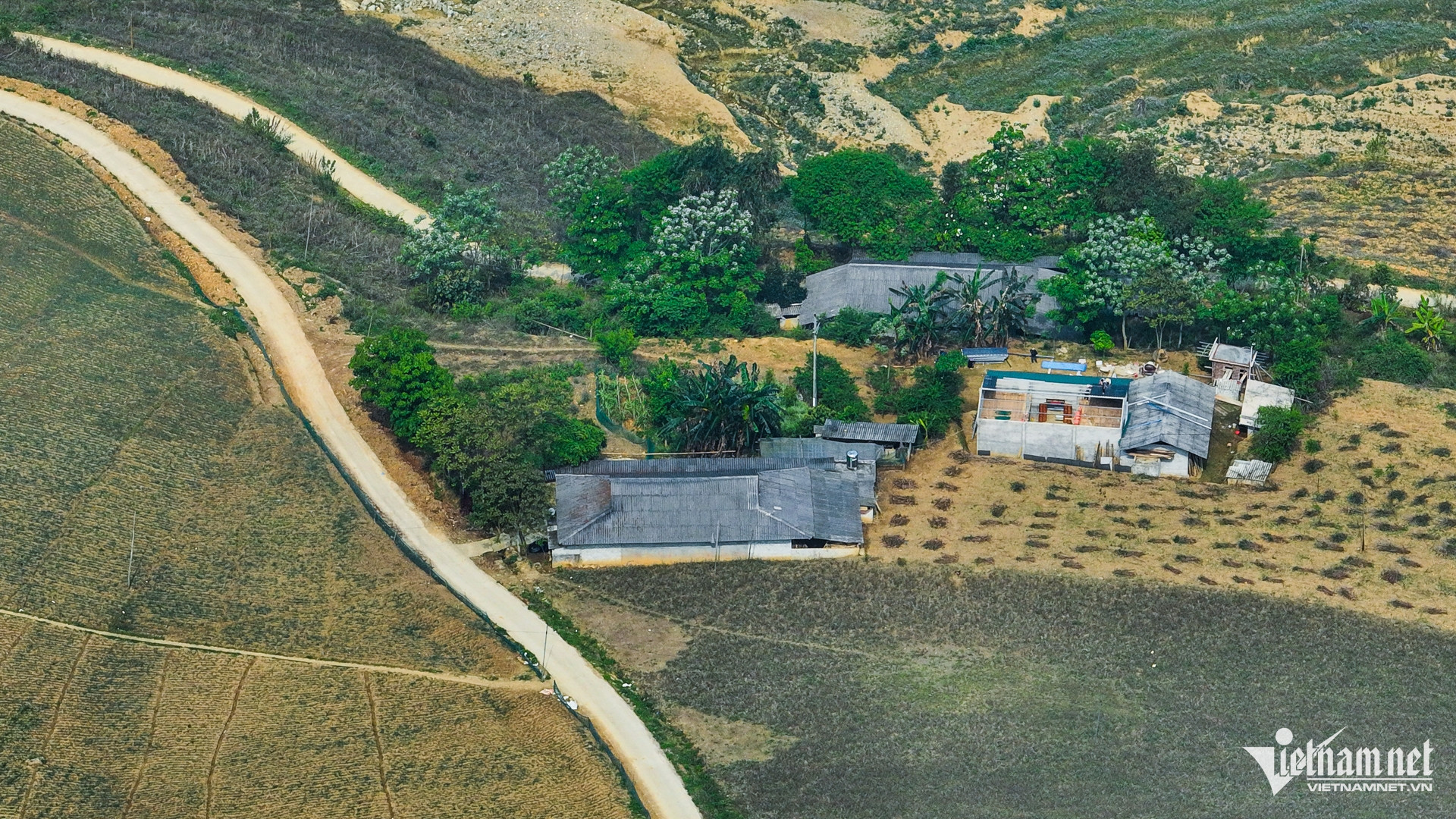 W-dan toc thieu so   lao cai 12.jpg