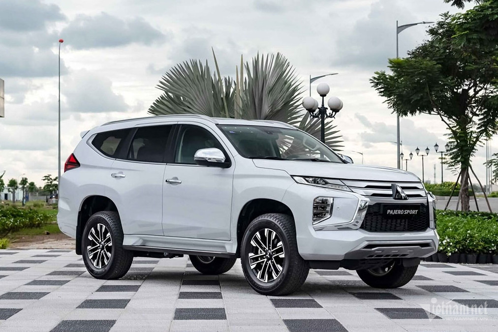 W-mitsubishi pajero sport.jpg