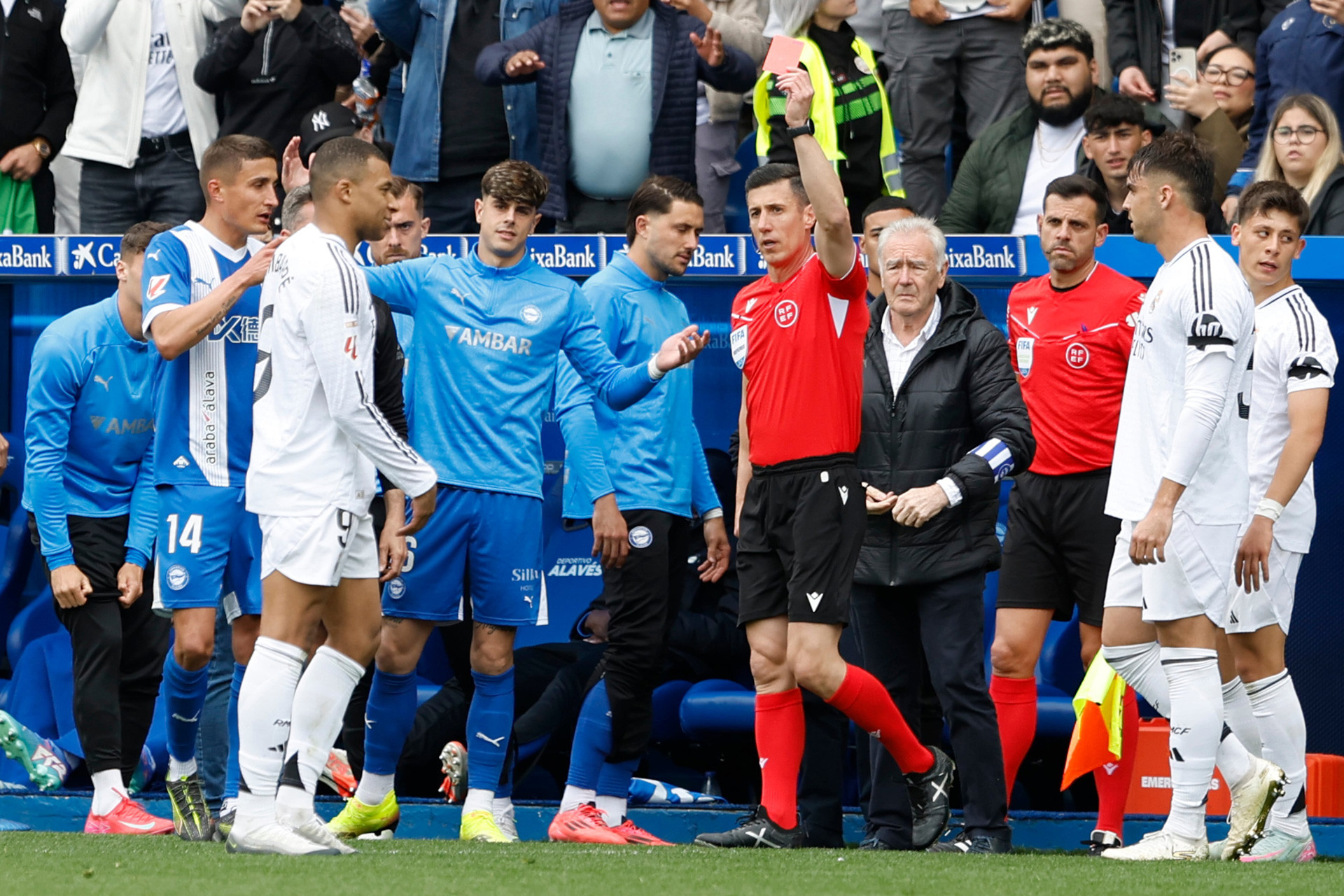 AS. Mbappe Alaves Real Madrid the do.jpg