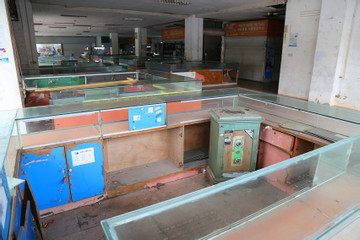 Cảnh tượng khác thường ở trung tâm thương mại một thời hoàng kim tại Móng Cái