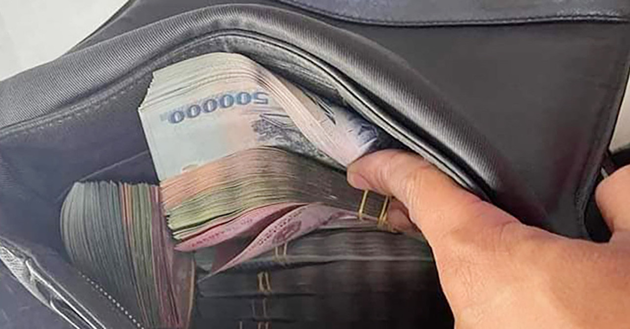 Chiếc ví đen bị bỏ quên tại Nội Bài và pha 'quay xe' trong đêm của vị khách