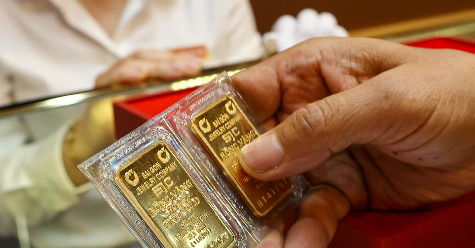 Đầu tư vàng nên mua loại nào để sinh lời cao?