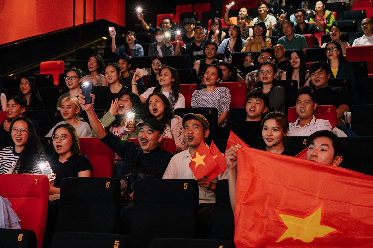 'Địa đạo' của Bùi Thạc Chuyên không có đối thủ