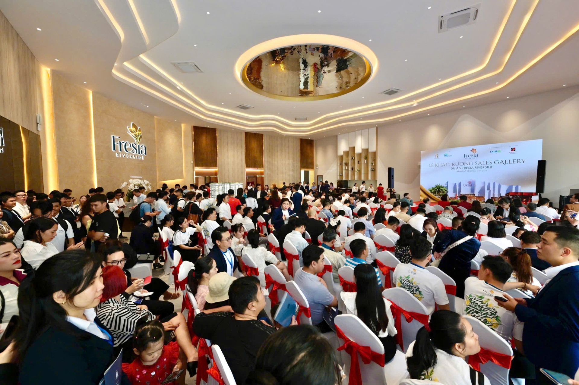 Fresia Riverside ava.jpg