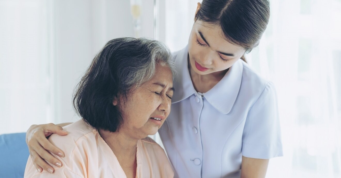 Gọi điện cho 5 người con không được, mẹ U80 quyết định bất ngờ