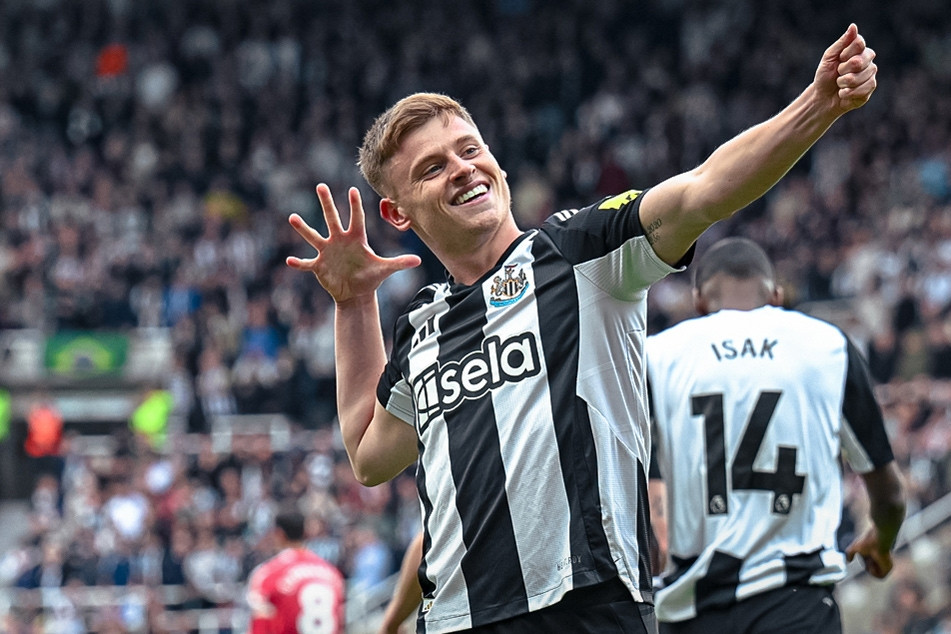 MU thảm bại trên sân Newcastle