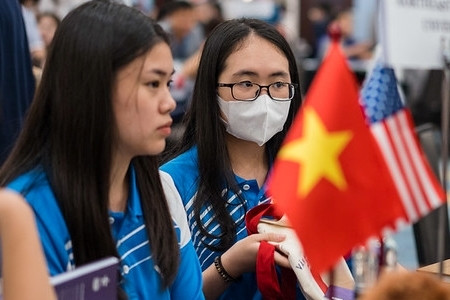 Những lưu ý khi gần 1.000 du học sinh bị thu hồi visa ở Mỹ