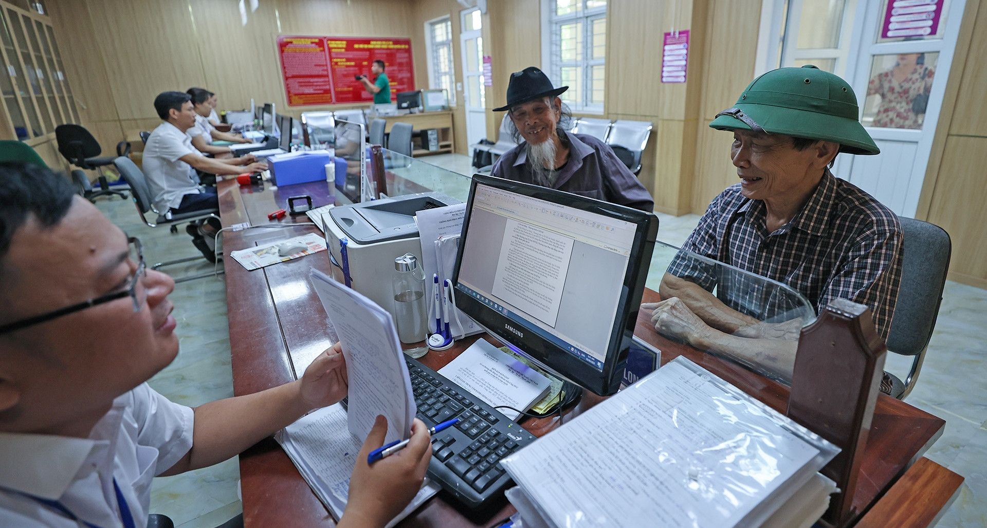 Bố trí nhà công vụ, phương tiện đi lại cho cán bộ, công chức sau sáp nhập tỉnh